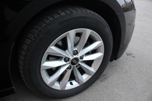 Audi A3 1.0l 81kW TFSI 30 KAMERA/ACC/SITZH 