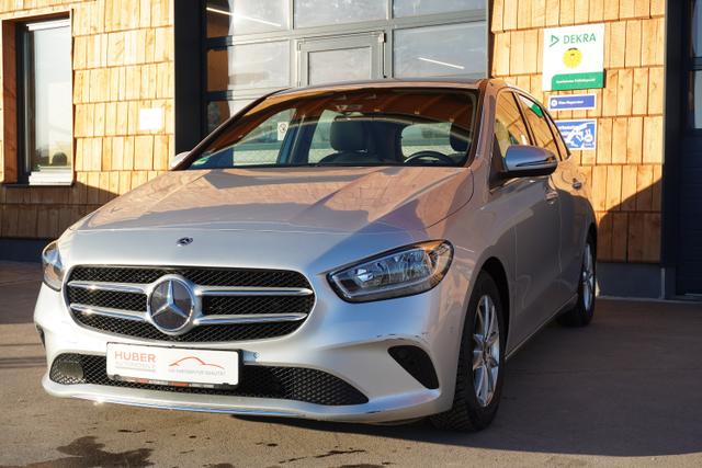 Mercedes-Benz B-Klasse - 1.3l 100kW KAT B 180 5-TÜRIG/METALLIC/KLIMAAUT