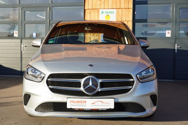 Mercedes-Benz B-Klasse 1.3l 100kW KAT B 180 5-TÜRIG/METALLIC/KLIMAAUT 
