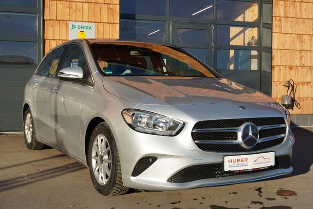 Mercedes-Benz B-Klasse 1.3l 100kW KAT B 180 5-TÜRIG/METALLIC/KLIMAAUT 