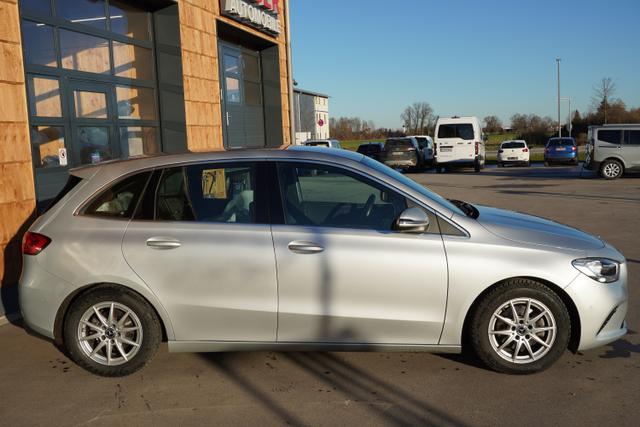 Mercedes-Benz B-Klasse 1.3l 100kW KAT B 180 5-TÜRIG/METALLIC/KLIMAAUT 