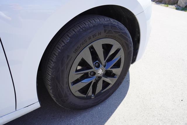 Skoda Fabia 1.0l 70kW TSI Selection LED/CARPLAY/KAMERA/5-T&Uuml;RIG 
