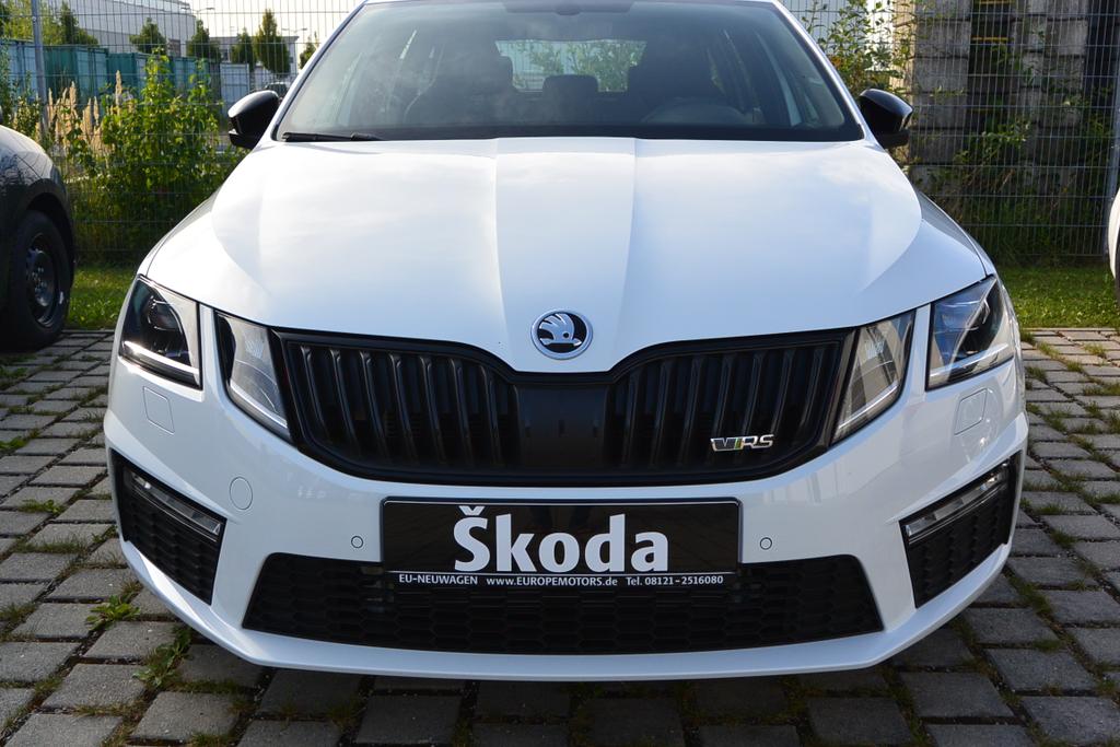 Skoda Octavia Rs Lim 2 0 Tsi Dsg 180 Kw 245 Ps Automatik 7 Gang Doppelkupplungsgetriebe Reimport Eu Neuwagen Zum Gunstigen Preis