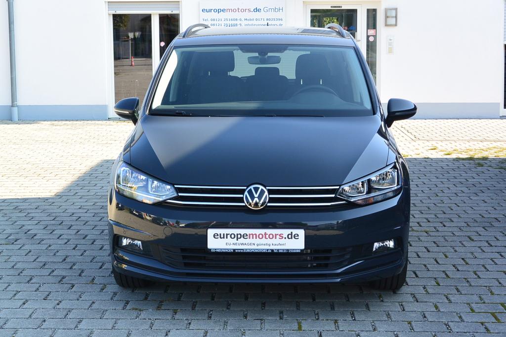 Volkswagen Touran Comfortline 1 5 Tsi 110 Kw 150 Ps Sofort Verfuegbar Acc Ruckfahrkamera Pdc Parksensoren Air Care Climatronic Radio Ready 2 Discover Dab Bluetooth Winterpaket Sitzheizung Reimport Eu Neuwagen Zum Gunstigen Preis