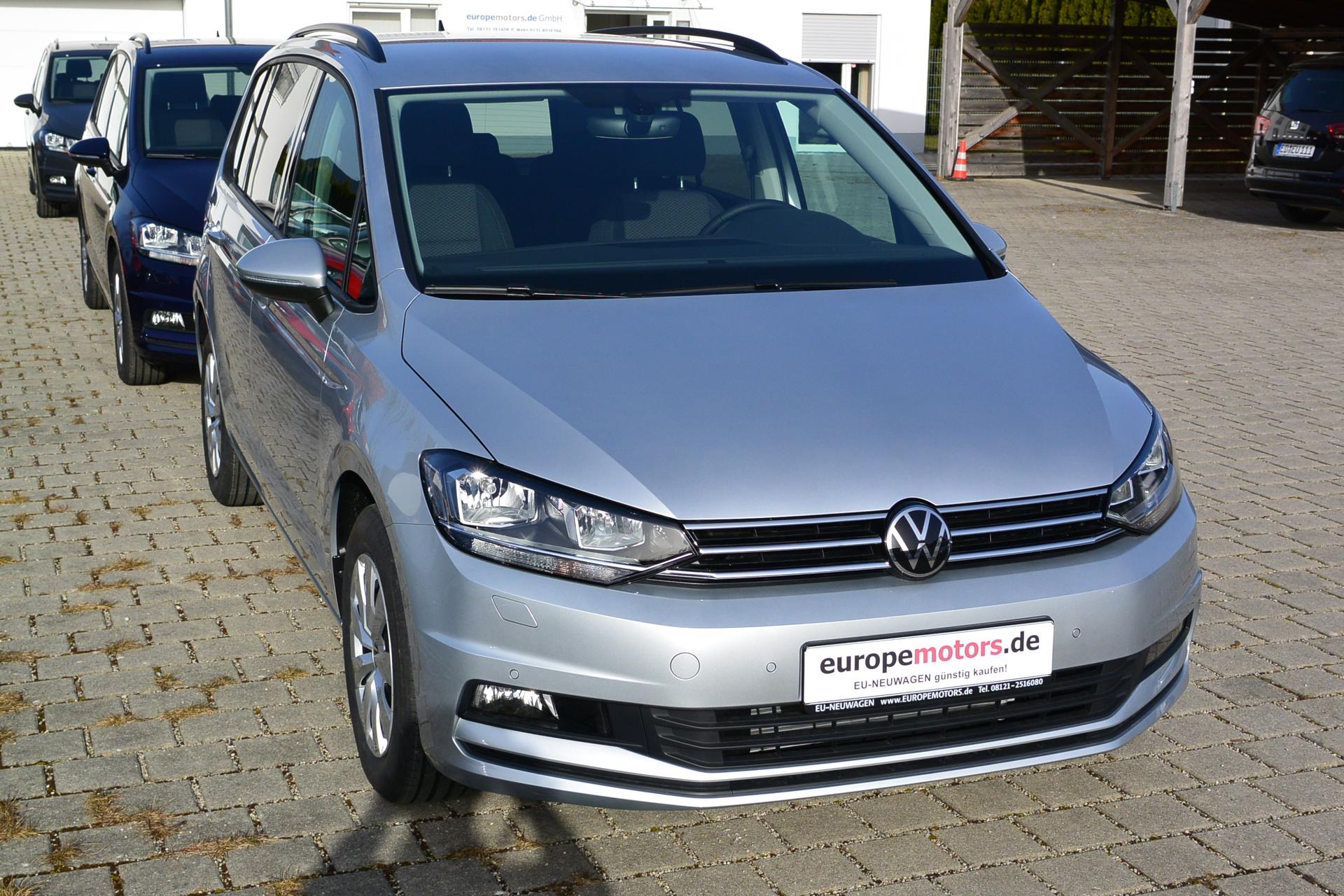 VW Touran Comfortline Reimport EU Neuwagen Tageszulassung bei europemotors in Neufinsing bei München nahe Erding