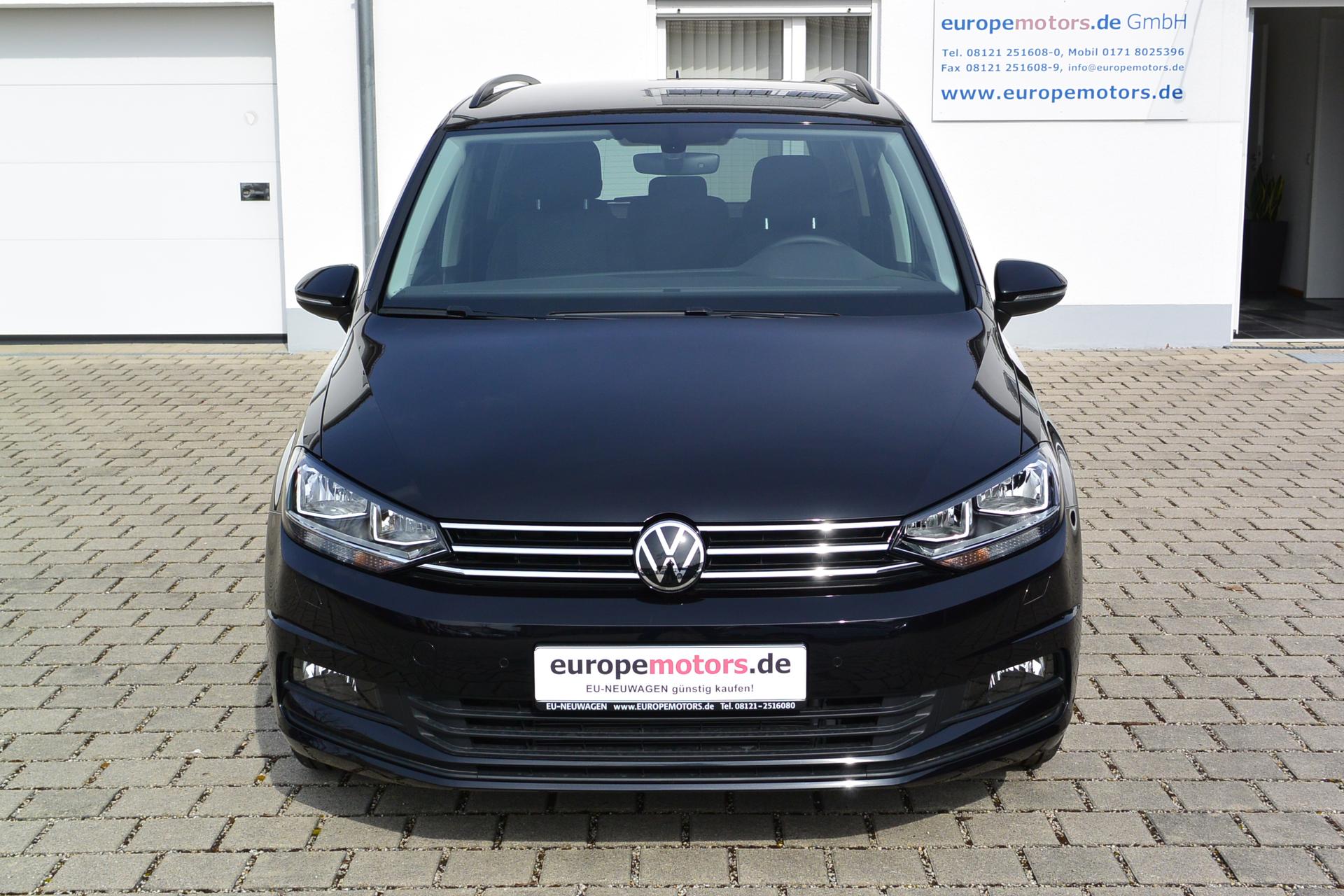 VW Touran Comfortline in Schwarz 2T2T Deep Black Perleffekt Reimport EU Neuwagen Tageszulassung, europemotors Neufinsing bei München