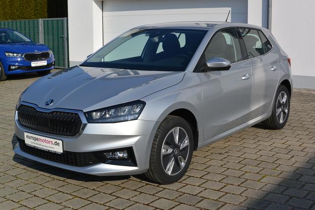 Kurzfristig verfügbares Fahrzeug, wird im Auftrag des Bestellers importiert / beschafft Skoda Fabia - Style 1.0 TSI 81 kW 110 PS 5J Garantie Bolero 16'Alu Winterpaket Sitzheizung Climatronic PDC Parksensoren SmartLink - Neues Modell 2023 SCHNELL VERFÜGBAR