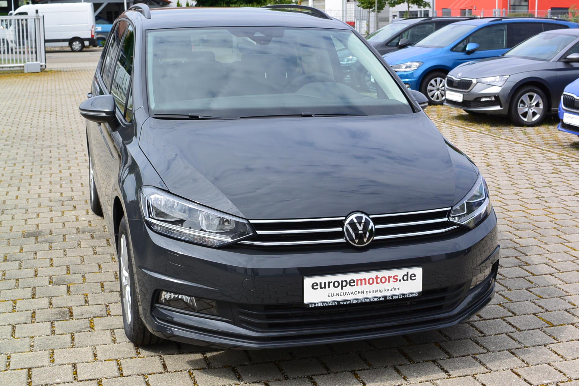 VW Touran Uranograu Reimport EU-Neuwagen nahe München
