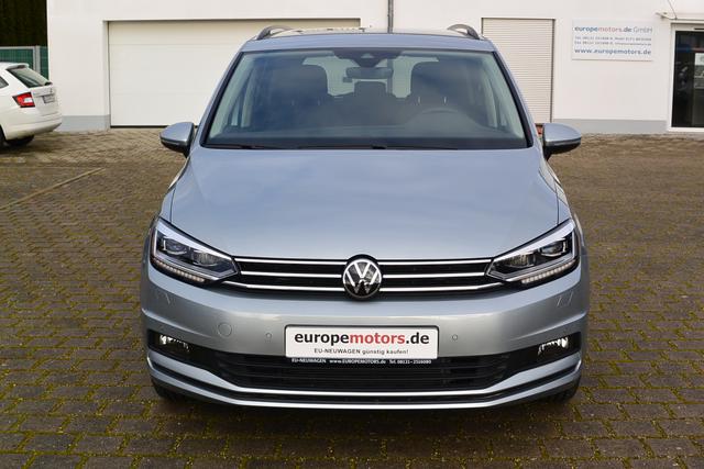 Volkswagen Touran - Edition PLUS 1.5 TSI 110 kW SOFORT VERFÜGBAR IQ.LIGHT-LED el.Heckklappe EasyOpen Keyless 17''Alu ACC Rückfahrkamera Parksensoren Air Care Climatronic Radio Ready 2 Discover DAB+ Bluetooth Winterpaket Sitzheizung App-Connect 5-Sitzer REDUZIERT