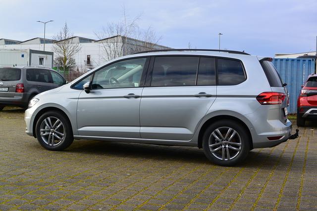 Volkswagen Touran - Edition PLUS 1.5 TSI 110 kW SOFORT VERFÜGBAR IQ.LIGHT-LED el.Heckklappe EasyOpen Keyless 17''Alu ACC Rückfahrkamera Parksensoren Air Care Climatronic Radio Ready 2 Discover DAB+ Bluetooth Winterpaket Sitzheizung App-Connect AHK Anhängevorrichtung anklappbar 5-Sitze