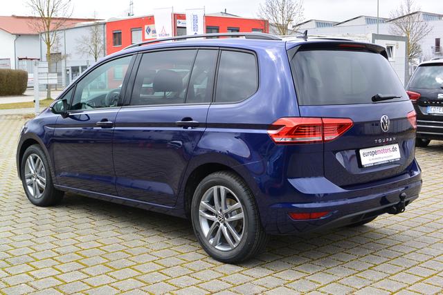 Volkswagen Touran - Edition PLUS 1.5 TSI 110 kW SOFORT VERFÜGBAR IQ.LIGHT-LED el.Heckklappe EasyOpen Keyless 17''Alu ACC Rückfahrkamera Parksensoren Air Care Climatronic Radio Ready 2 Discover DAB+ Bluetooth Winterpaket Sitzheizung App-Connect AHK Anhängevorrichtung anklappbar 5-Sitze