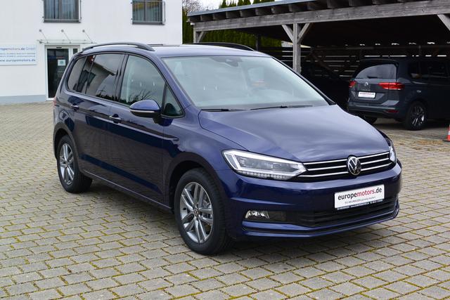 Volkswagen Touran - Edition PLUS 1.5 TSI 110 kW SOFORT VERFÜGBAR IQ.LIGHT-LED el.Heckklappe EasyOpen Keyless 17''Alu ACC Rückfahrkamera Parksensoren Air Care Climatronic Radio Ready 2 Discover DAB+ Bluetooth Winterpaket Sitzheizung App-Connect 5-Sitzer REDUZIERT