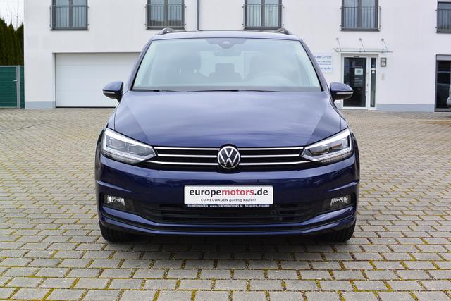 Volkswagen Touran - Edition PLUS 1.5 TSI 110 kW SOFORT VERFÜGBAR IQ.LIGHT-LED el.Heckklappe EasyOpen Keyless 17''Alu ACC Rückfahrkamera Parksensoren Air Care Climatronic Radio Ready 2 Discover DAB+ Bluetooth Winterpaket Sitzheizung 5-Sitzer