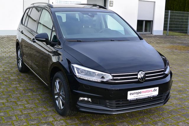 Volkswagen Touran - Edition PLUS 1.5 TSI 7-Sitzer AHK SOFORT VERFÜGBAR - IQ.LIGHT-LED el.Heckklappe EasyOpen Keyless 17''Alu ACC Rückfahrkamera Parksensoren Air Care Climatronic Radio Ready 2 Discover DAB+ Bluetooth Winterpaket Sitzheizung App-Connect Anhängevorrichtung anklappbar