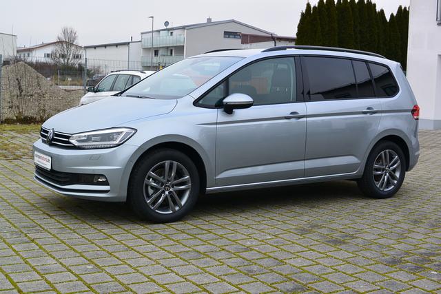 Volkswagen Touran - Edition PLUS 1.5 TSI 7-Sitzer AHK SCHNELL VERF&Uuml;GBAR - IQ.LIGHT-LED el.Heckklappe EasyOpen Keyless 17''Alu ACC R&uuml;ckfahrkamera Parksensoren Air Care Climatronic Radio Ready 2 Discover DAB+ Bluetooth Winterpaket Sitzheizung App-Connect Anh&auml;ngevorrichtung anklappbar