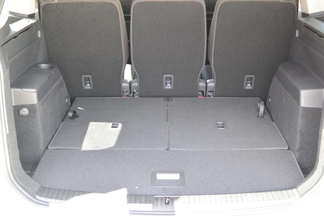 VW Touran weiss