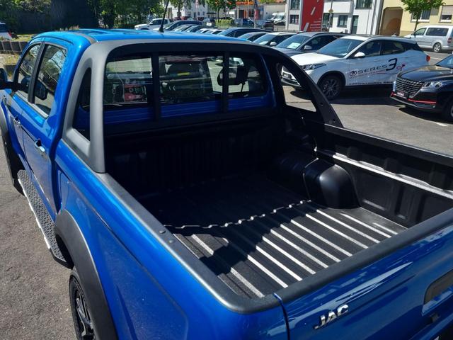 JAC Motors / T8 Pick Up Doppelkabine / Blau / / / 