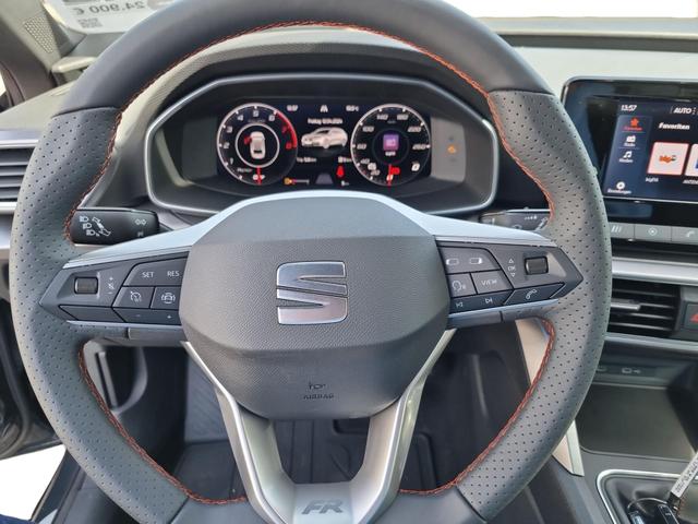 Seat / Leon Sportstourer ST (neues Modell) / Grau / / / 