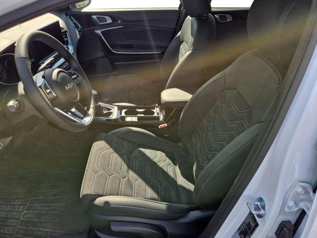 Kia / Ceed (Facelift 2025) / Weiß / / / 