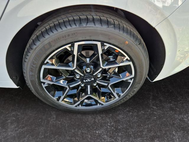 Kia / Ceed (Facelift 2025) / Weiß / / / 