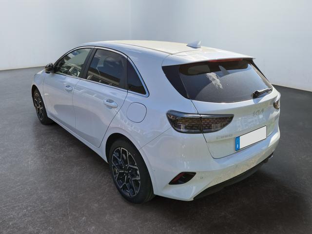 Kia / Ceed (Facelift 2025) / Weiß / / / 