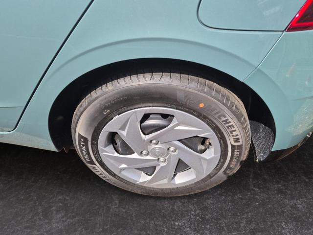 Hyundai / i20 / Grün / / / 