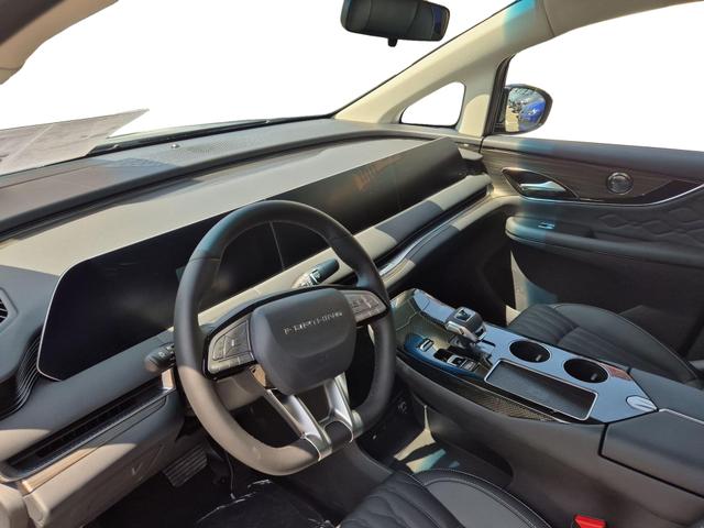 DFM / DFM Forthing 9 / Schwarz / / / 