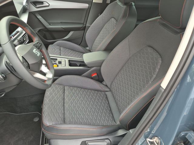 Seat / Leon (neues Modell) / Grau / / / 