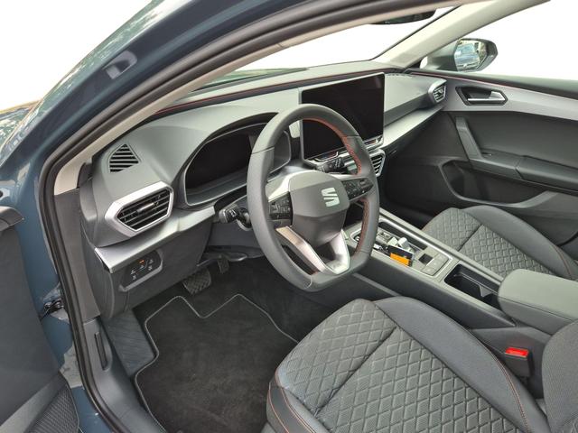 Seat / Leon (neues Modell) / Grau / / / 