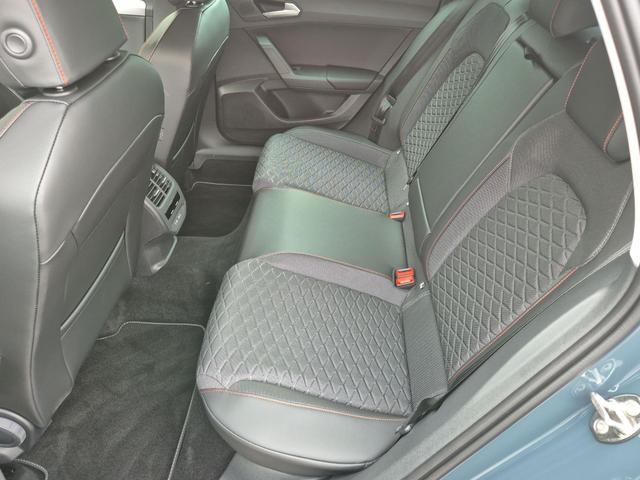 Seat / Leon (neues Modell) / Grau / / / 