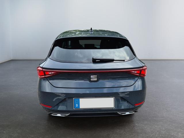 Seat / Leon (neues Modell) / Grau / / / 