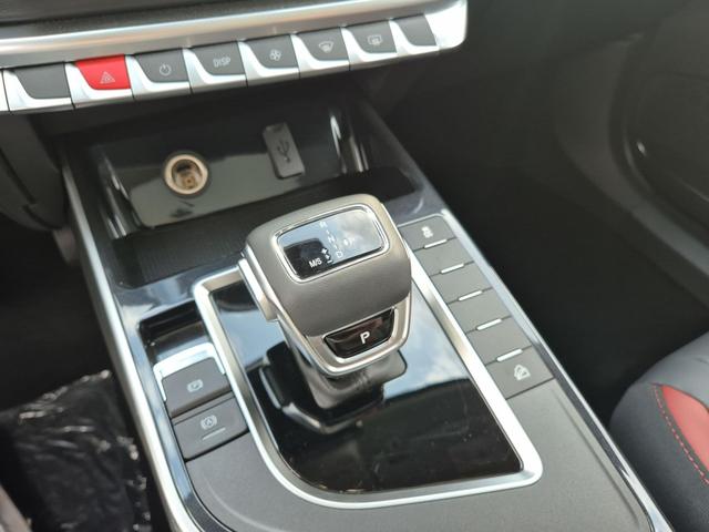 DFM / DFM Forthing 3 / Schwarz / / / 
