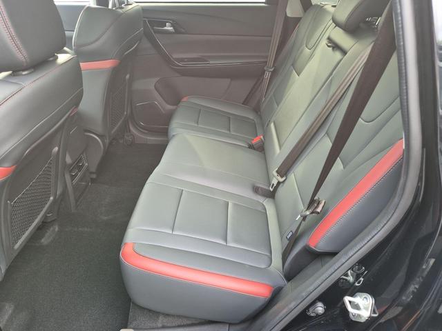 DFM / DFM Forthing 3 / Schwarz / / / 
