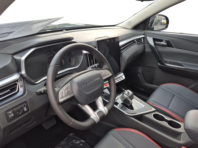 DFM / DFM Forthing 3 / Schwarz / / / 