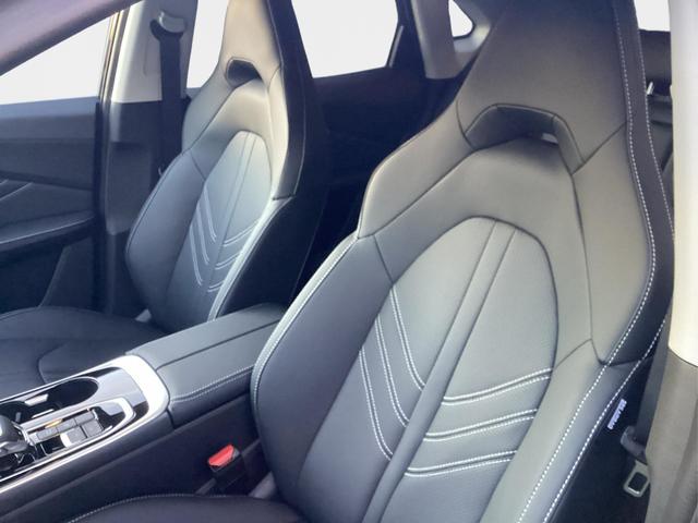 DFM / DFM Forthing 5 (Facelift) / Schwarz / / / 