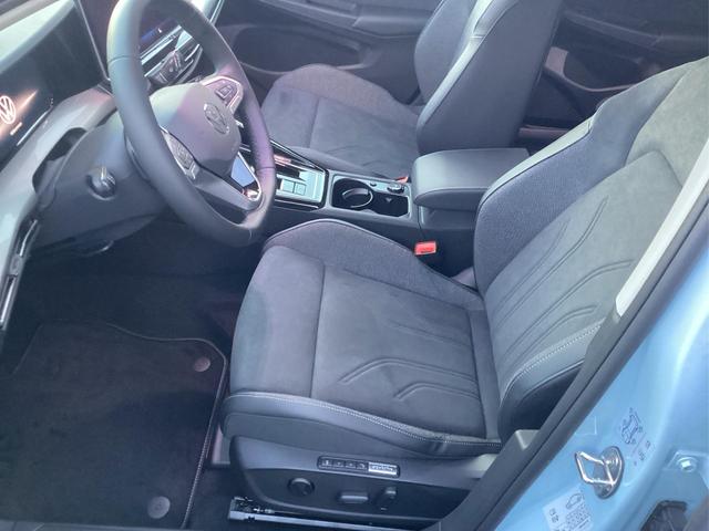 Volkswagen / Golf / Blau / / / 