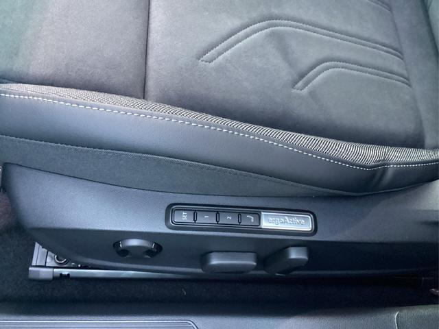 Volkswagen / Golf / Blau / / / 