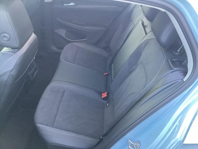 Volkswagen / Golf / Blau / / / 