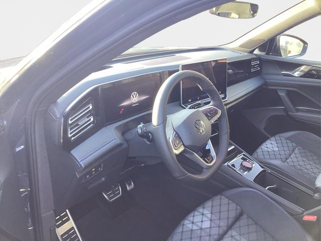 Volkswagen / Tiguan / Grau / / / 