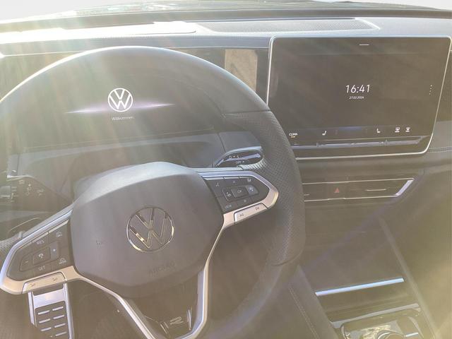 Volkswagen / Tiguan / Grau / / / 