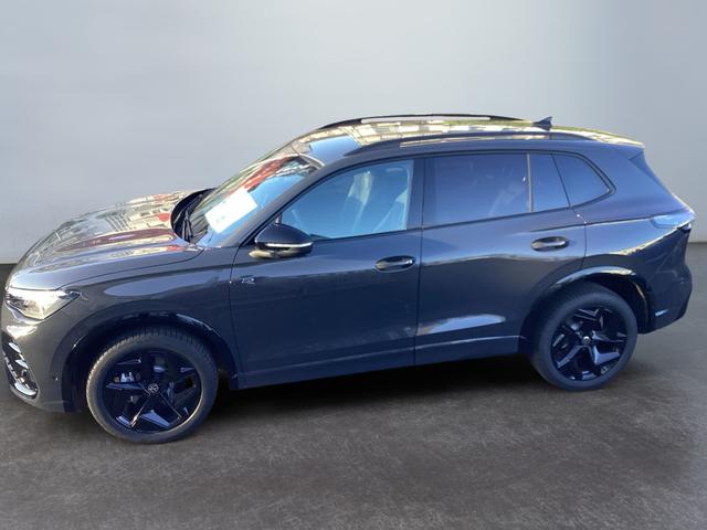 Volkswagen / Tiguan / Grau / / / 