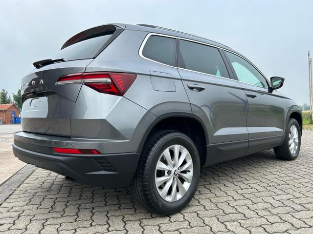 Skoda / Karoq / Grau / / / 1.6 TDI / Rückfahrkamera