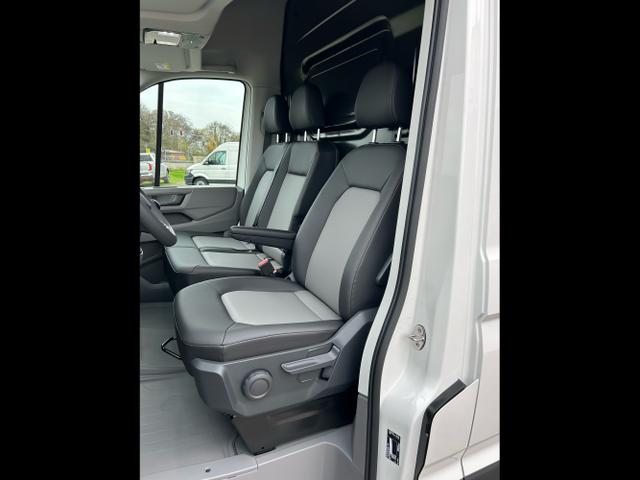 Volkswagen / Crafter Kastenwagen / Weiß / / / 30 2.0 TDI L3H3 / 5 J. Garantie