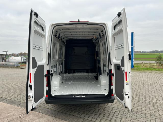 Volkswagen / Crafter Kastenwagen / Weiß / / / 30 2.0 TDI L3H3 / 5 J. Garantie