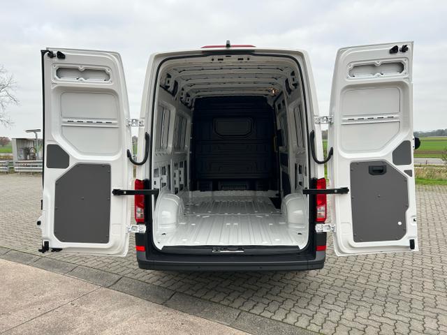 Volkswagen / Crafter Kastenwagen / Weiß / / / 30 2.0 TDI L3H3 / 5 J. Garantie