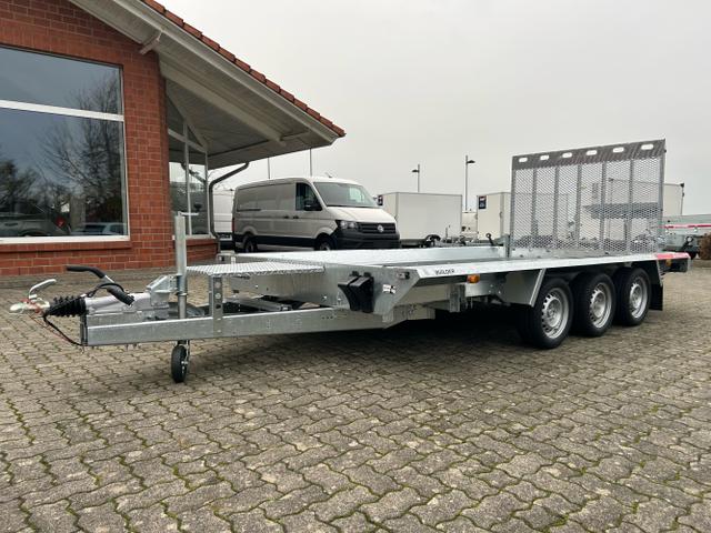 TEMA / Temared Builder / / / / 3,5t Baumaschinentransporter