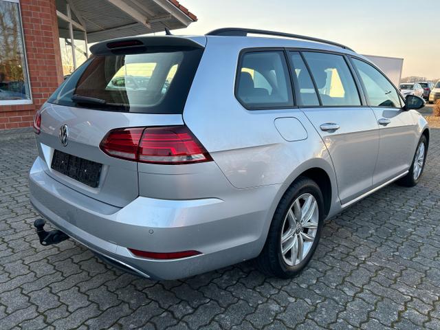 Volkswagen / Golf Variant / Silber / / / 1.6 TDI DSG / AHK Navi