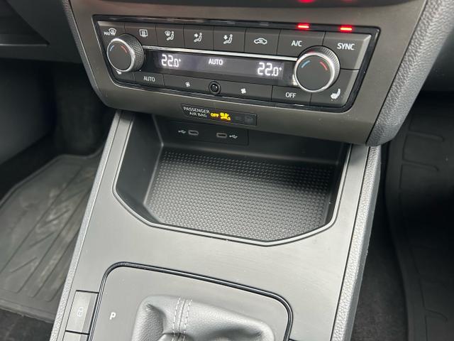 Seat / Ibiza / Rot / / / 1.0 TSI DSG / Full Link Sitzheizung