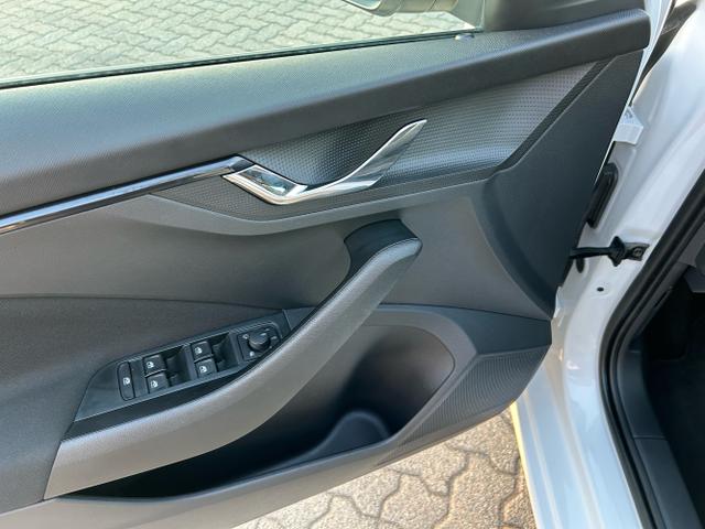 Skoda / Scala / Weiß / / / 1.0 TSI / Rückfahrkamera