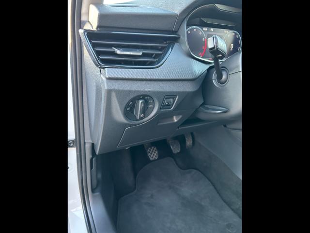 Skoda / Scala / Weiß / / / 1.0 TSI / Rückfahrkamera